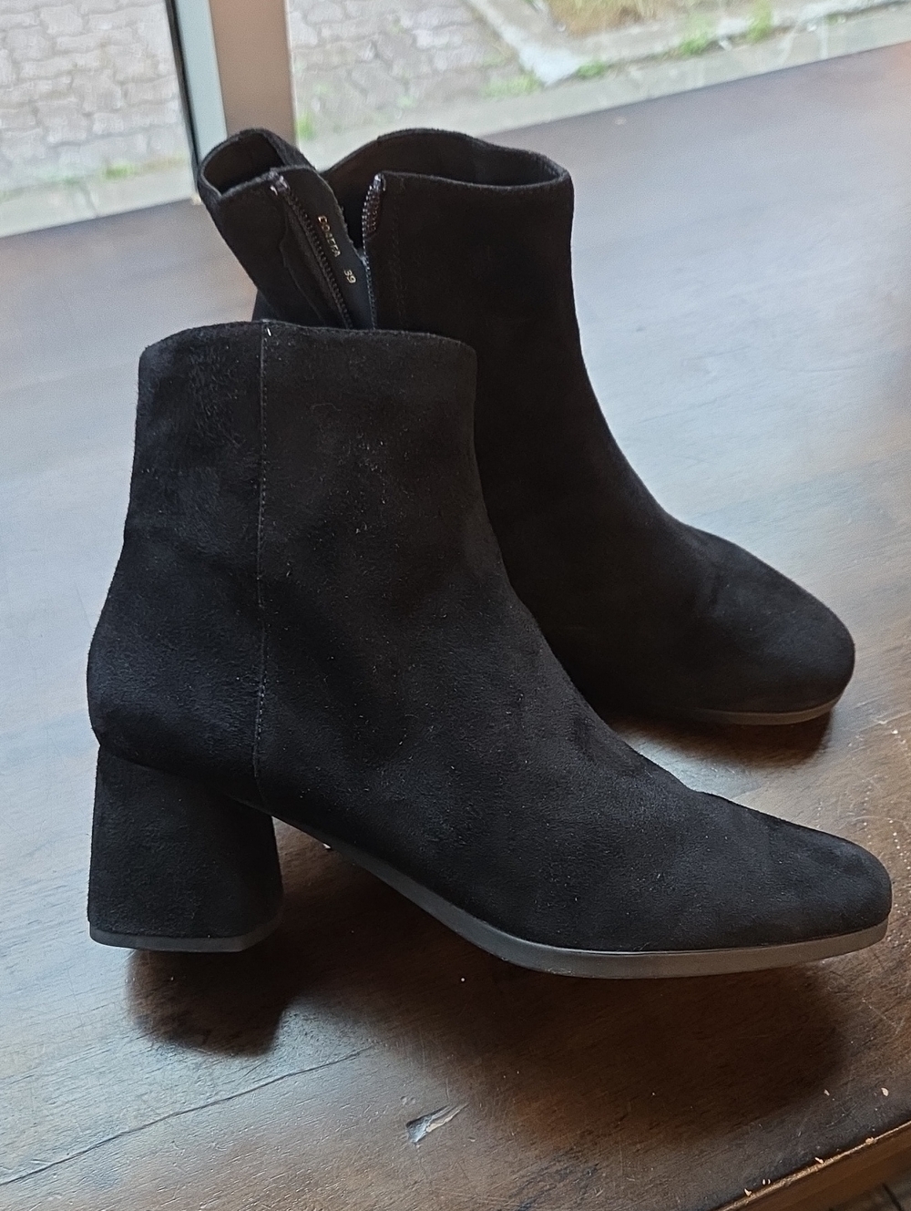 Geox Size EU 39 US 9 Black Suede Ankle Boots with Block Heel - Women's NEW